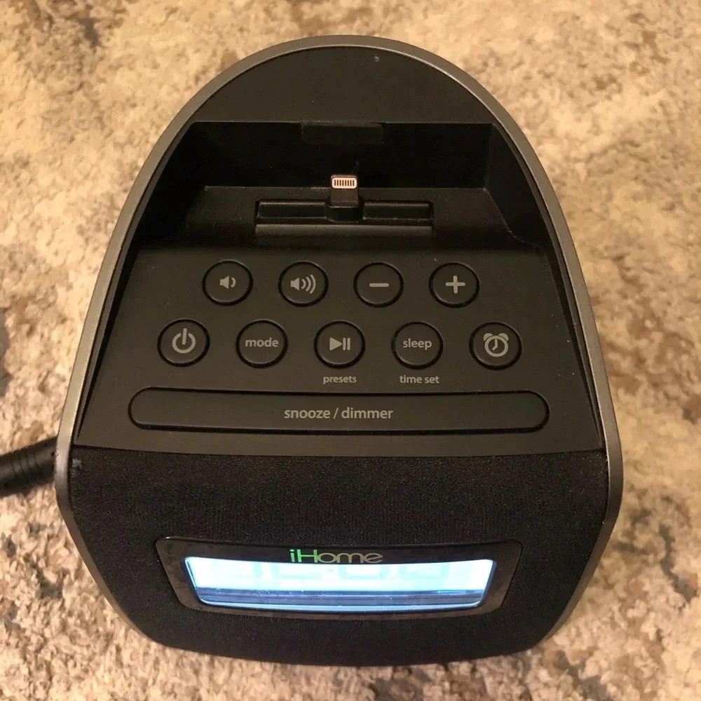 iHome iPL22 Docking/Charging Station Radio/Alarm Clock